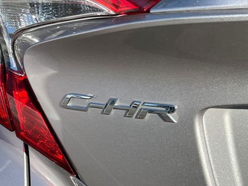 Used 2019 Toyota C-HR LE FWD image 21