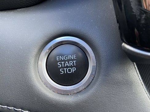 Used 2024 Toyota Highlander LE image 15