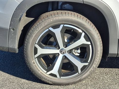 New 2026 Volkswagen Tiguan SE image 5