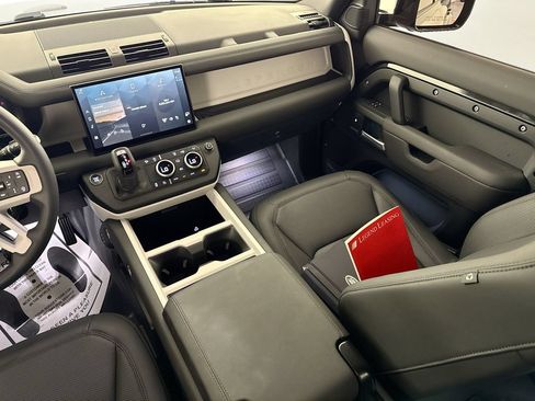 Certified 2025 Land Rover Defender 110 S AWD/4WD image 24