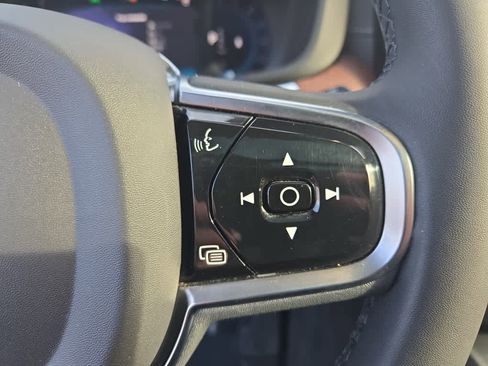 Used 2023 Volvo XC60 B5 Ultimate w/ Climate Package image 15