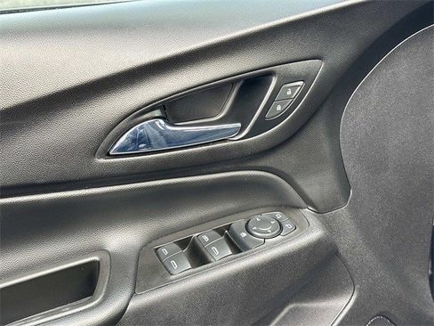Used 2021 Chevrolet Equinox LT image 21