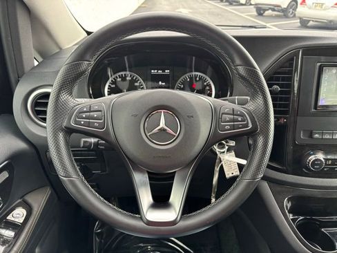 Used 2019 Mercedes-Benz Metris Passenger image 32