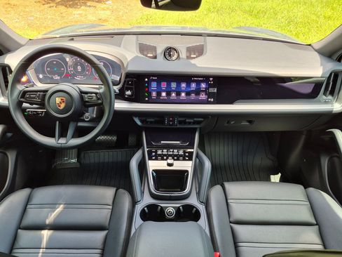 Certified 2026 Porsche Cayenne GTS AWD/4WD image 22