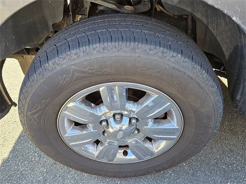 Used 2010 Ford F150 XLT image 8