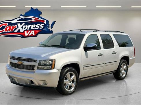 Used 2014 Chevrolet Suburban LTZ RWD image 18