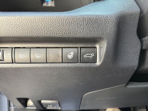Used 2022 Toyota RAV4 XSE w/ XSE Grade Weather Package AWD/4WD image 16