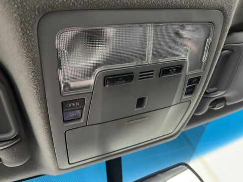 Used 2012 Toyota Camry SE FWD image 19