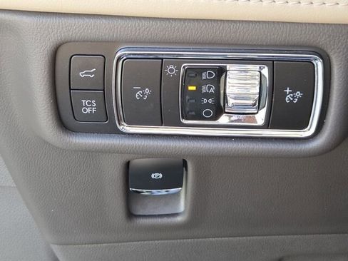 Used 2023 Lincoln Nautilus FWD w/ Premium Package image 27