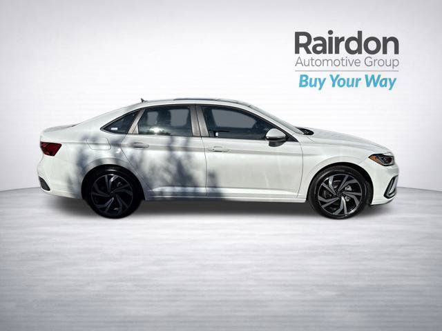 Used 2025 Volkswagen Jetta SEL FWD image 8