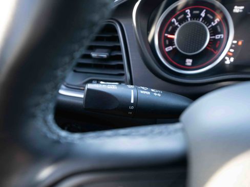 Used 2015 Dodge Challenger SXT image 13