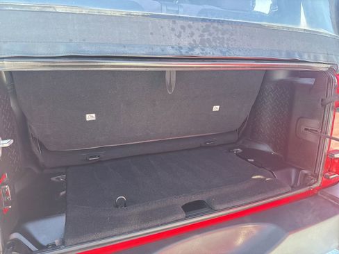 Used 2015 Jeep Wrangler Sport image 28