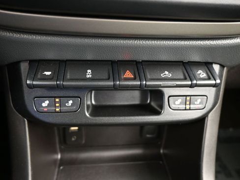 Used 2016 Chevrolet Colorado Z71 image 26