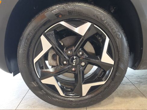 Used 2025 Kia Seltos S FWD image 13