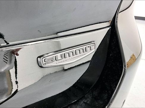 Used 2025 Jeep Grand Cherokee L Summit image 41