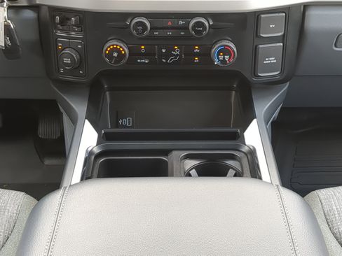 Certified 2025 Ford F250 XLT AWD/4WD image 17