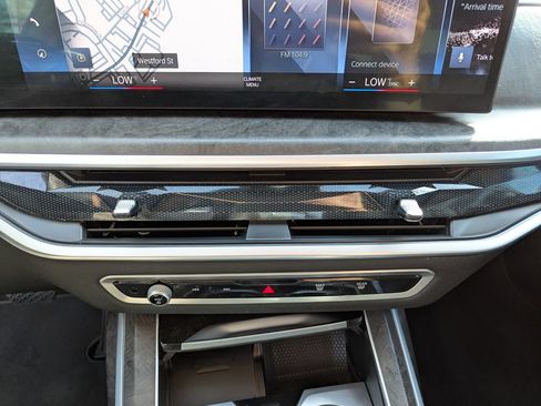 Used 2023 BMW X7 xDrive40i w/ Premium Package AWD/4WD image 24
