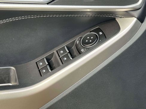 Used 2022 Ford Explorer XLT w/ Equipment Group 202A image 16