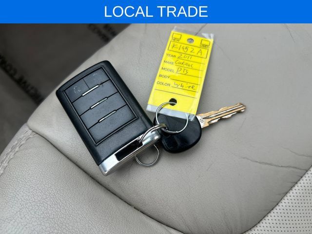 Used 2011 Cadillac DTS Luxury FWD image 26
