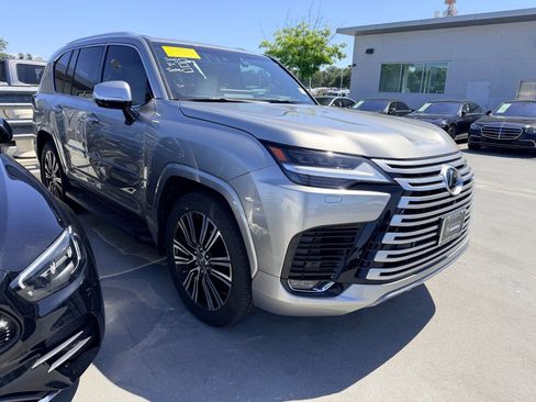 Used 2023 Lexus LX 600 4WD w/ Accessory Package (Z1) image 4