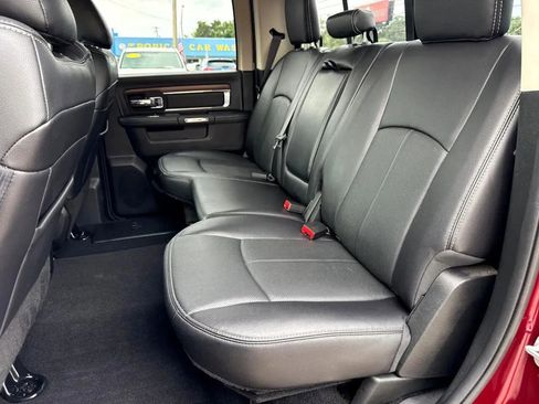 Used 2018 RAM 1500 Laramie w/ Convenience Group AWD/4WD image 32