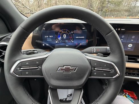 New 2026 Chevrolet Equinox ACTIV w/ Safety and Technology Package image 6