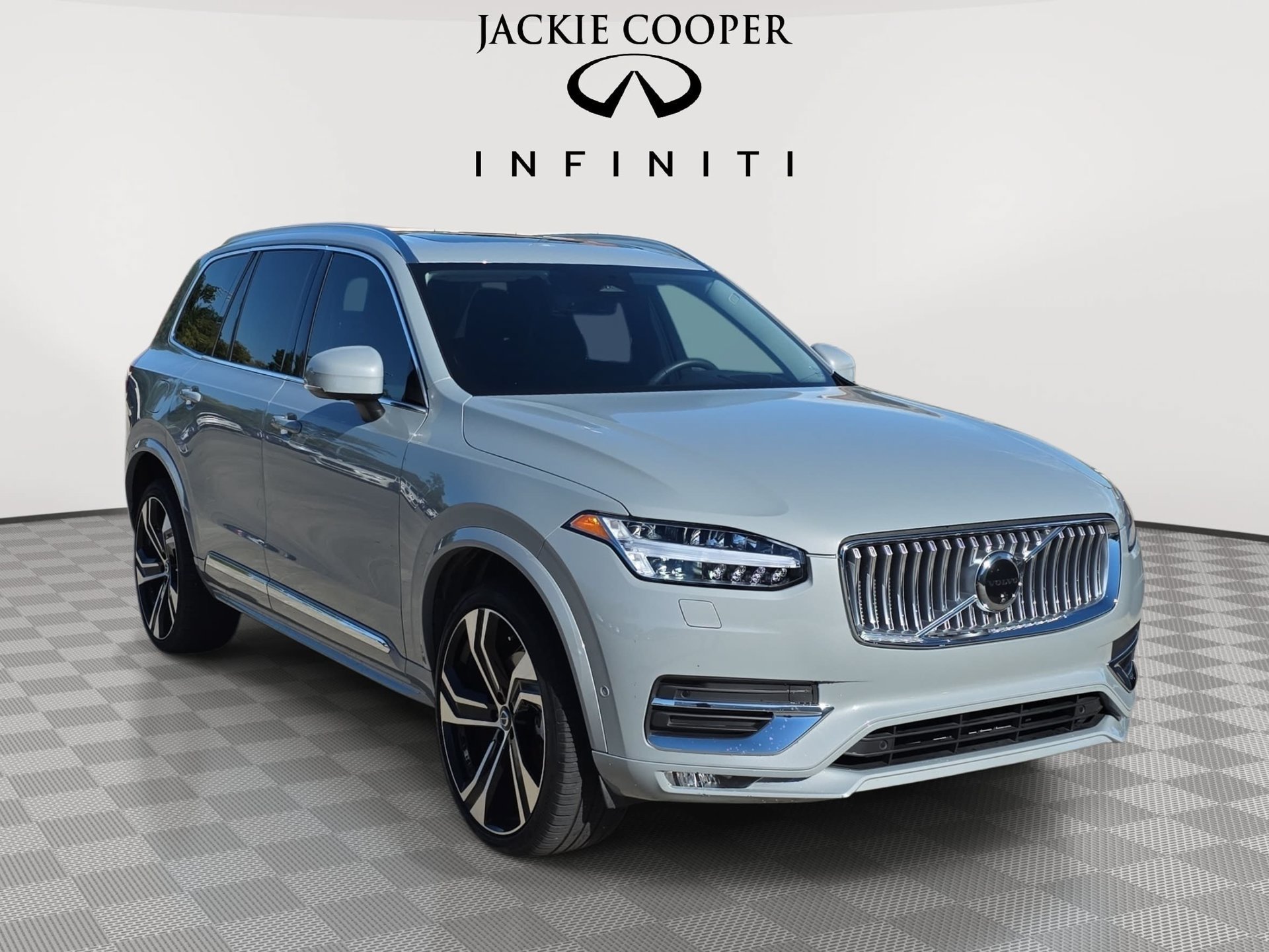 Used 2024 Volvo XC90 B6 Ultimate w/ Protection Package Premier AWD/4WD image 3