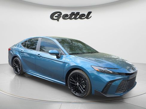 Used 2026 Toyota Camry SE image 2