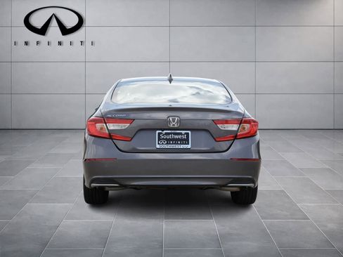 Used 2018 Honda Accord EX image 6