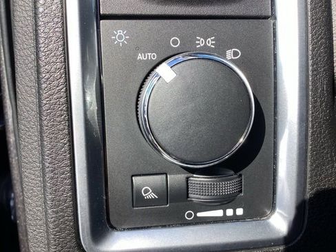 Used 2024 RAM 1500 Classic SLT image 10