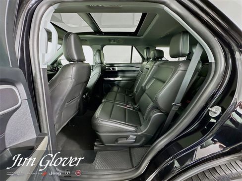 Used 2022 Ford Explorer XLT w/ Equipment Group 202A image 16