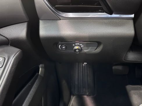 Certified 2022 Chevrolet Traverse LT image 25