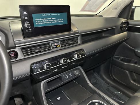 Certified 2024 Honda Pilot Touring image 28