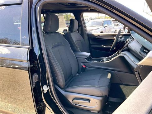 Used 2025 Jeep Grand Cherokee L Laredo w/ Luxury Tech Group I AWD/4WD image 10