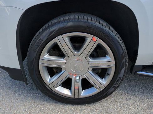 Used 2019 Cadillac Escalade ESV Premium Luxury image 10