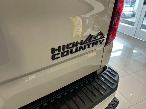New 2026 Chevrolet Silverado 1500 High Country w/ Technology Package AWD/4WD image 10
