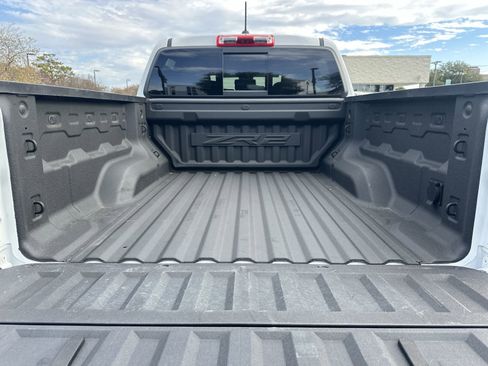 Used 2024 Chevrolet Colorado ZR2 image 32