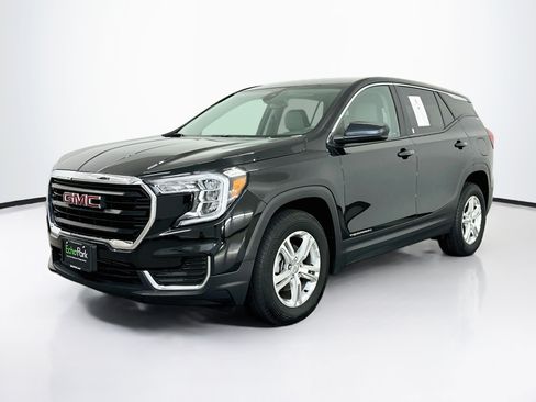 Used 2024 GMC Terrain SLE AWD/4WD image 3