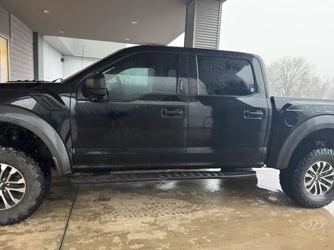 Used 2019 Ford F150 Raptor w/ Equipment Group 801A Mid image 5