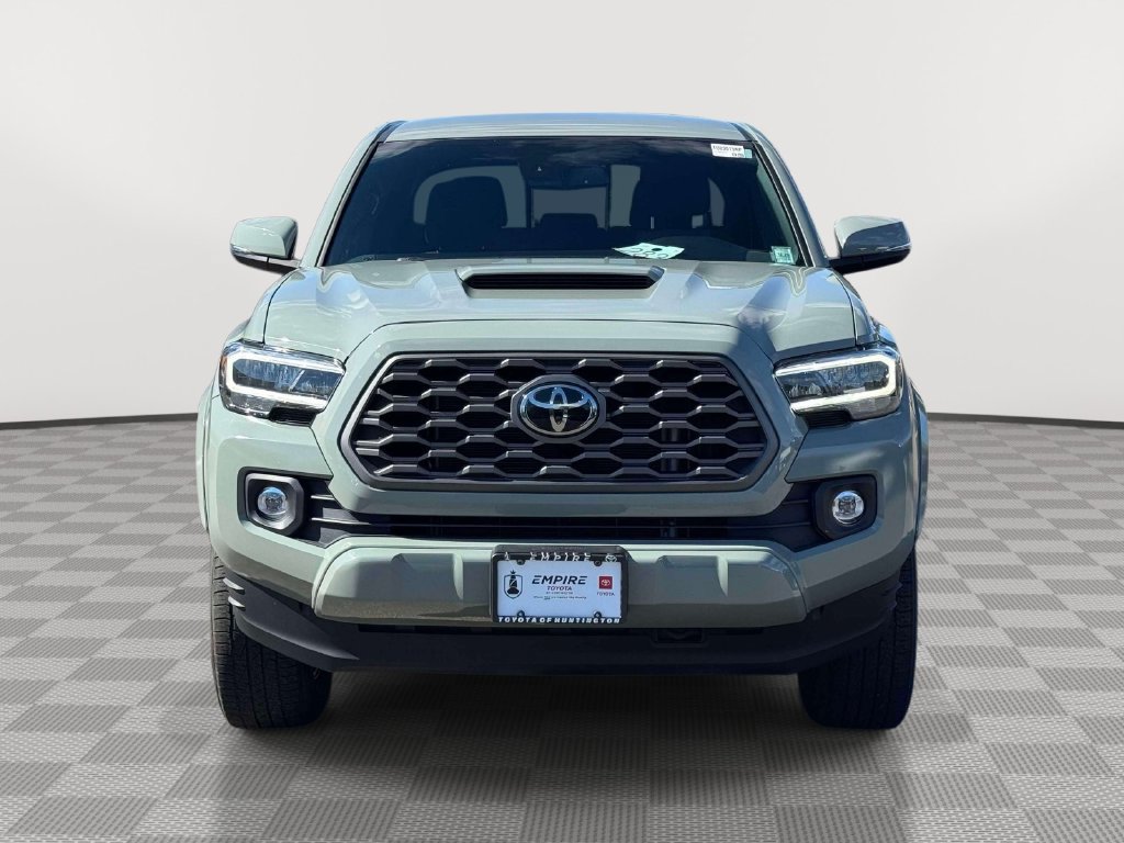 Used 2023 Toyota Tacoma TRD Sport AWD/4WD image 2
