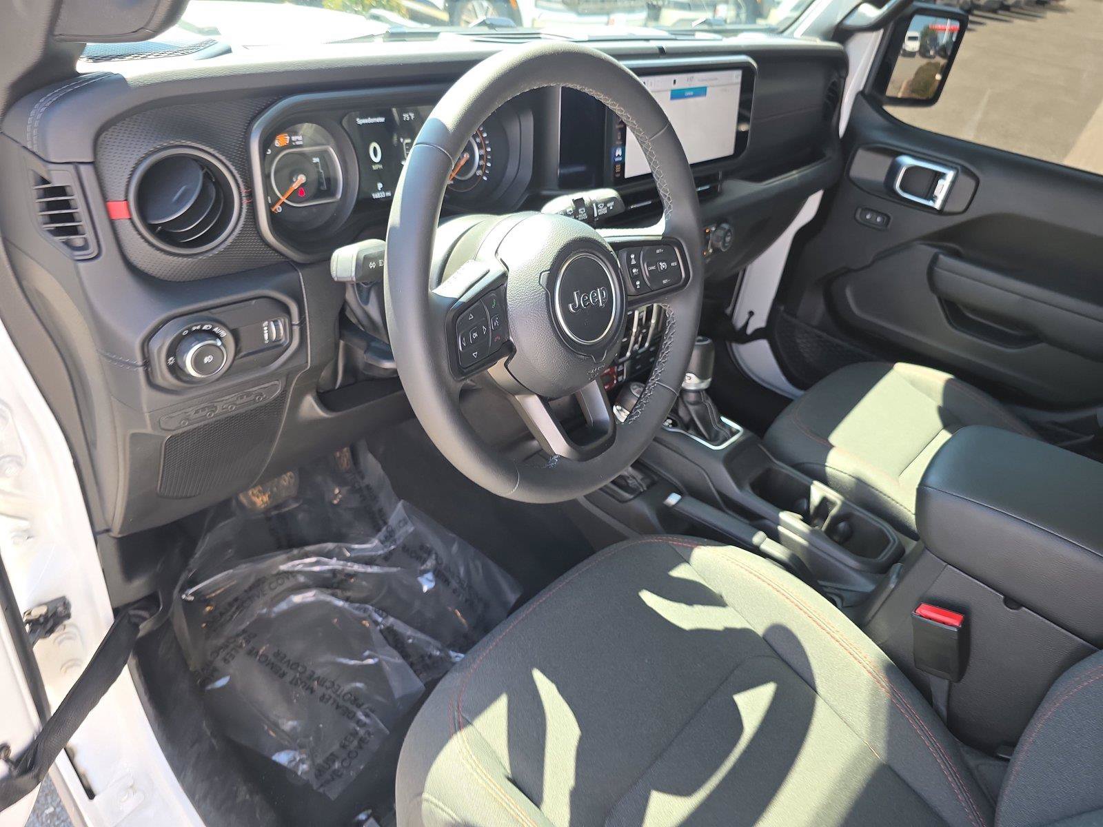 Used 2026 Jeep Wrangler Unlimited Rubicon AWD/4WD image 14