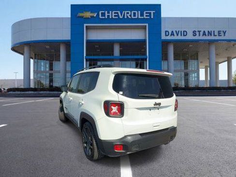 Used 2021 Jeep Renegade Latitude FWD image 6