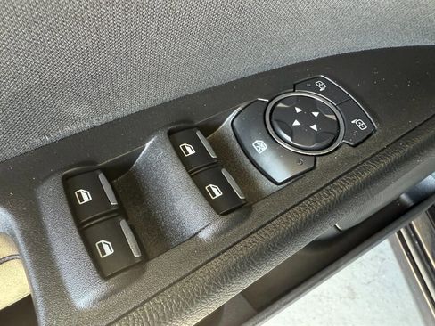 Used 2020 Ford Fusion SE image 24