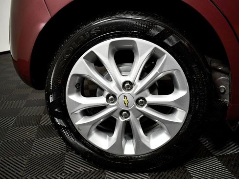 Used 2021 Chevrolet Spark LT image 43