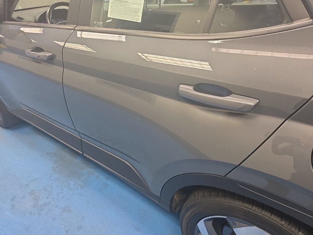 Used 2025 Hyundai Venue SEL FWD image 12