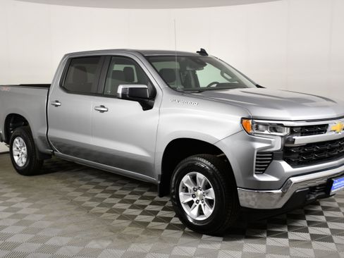 Used 2025 Chevrolet Silverado 1500 LT image 4