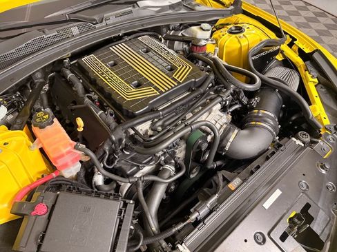 Used 2018 Chevrolet Camaro ZL1 RWD image 33