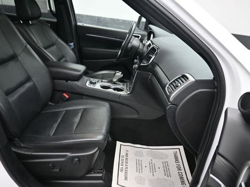 Used 2022 Jeep Grand Cherokee Limited image 9