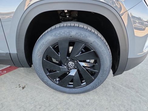 New 2026 Volkswagen Atlas SE FWD image 9