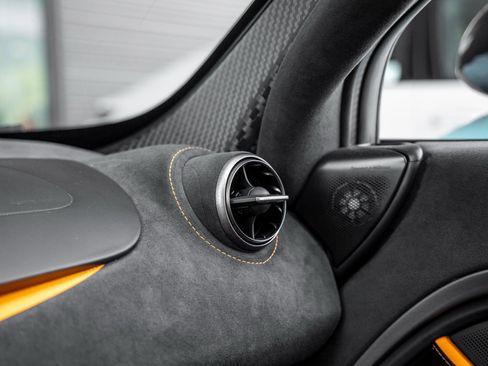 Used 2024 McLaren 750S Spider image 31